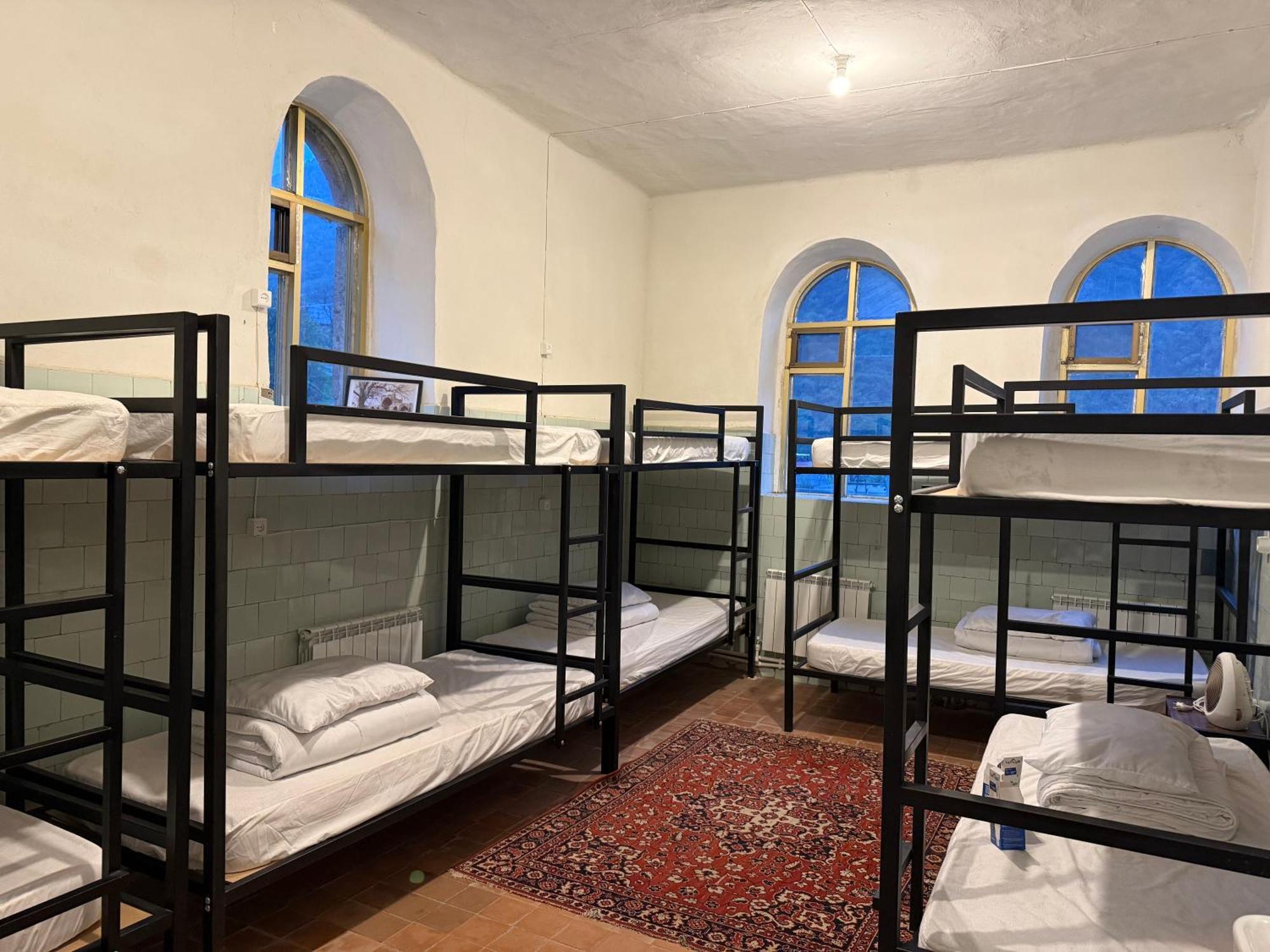 Tumanyan Bathhouse Hostel Экстерьер фото